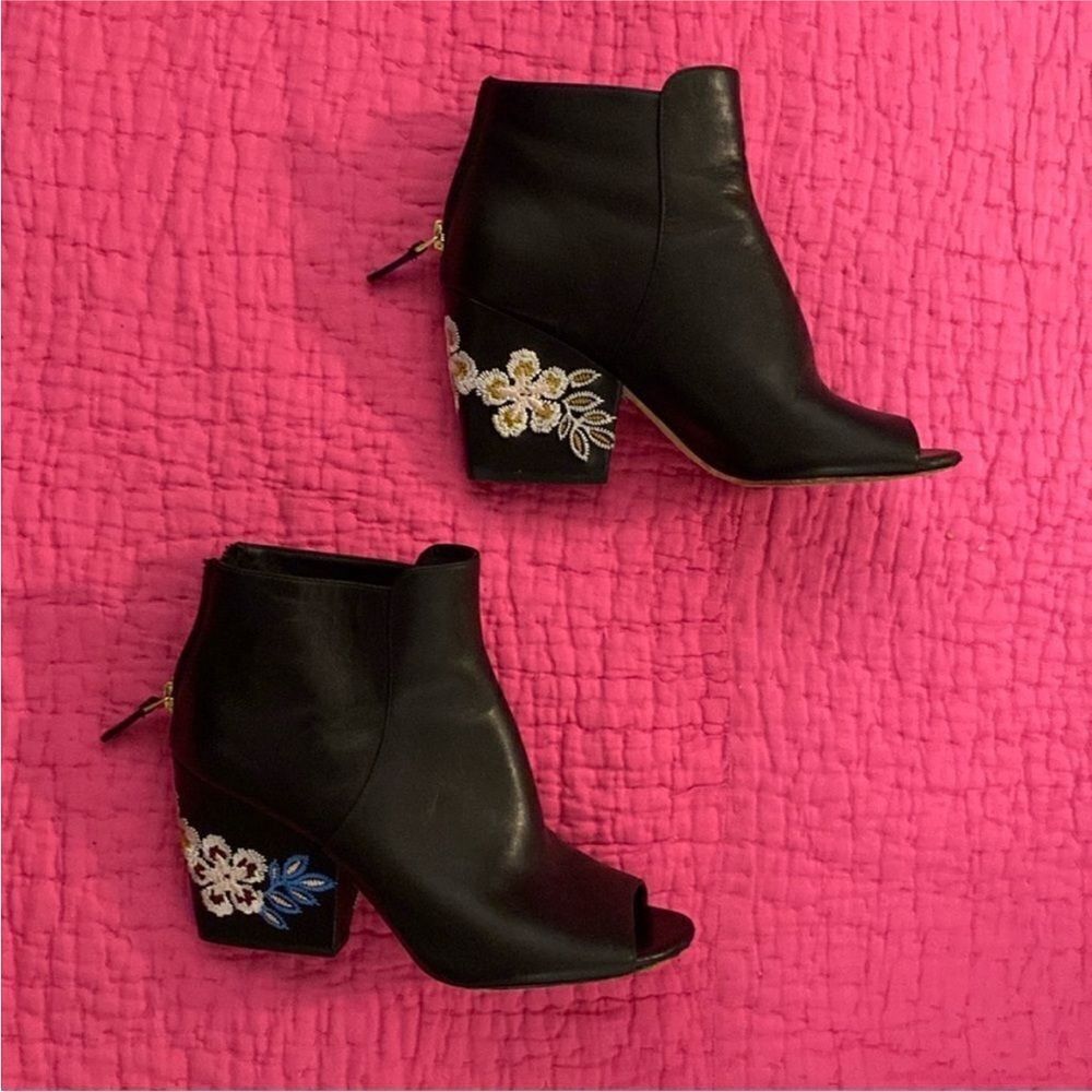 Tory Burch Embroidered heel Black Ankle Boots, US7,5